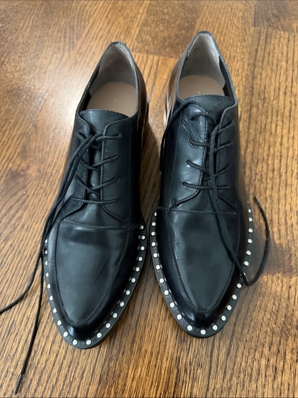 Women’s Black Pointed Leather Oxford Shoes
